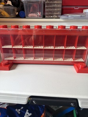 Lego Minifiguren Vitrine-rot mit weißen Ständern (hält 16 Figuren mit Ständer