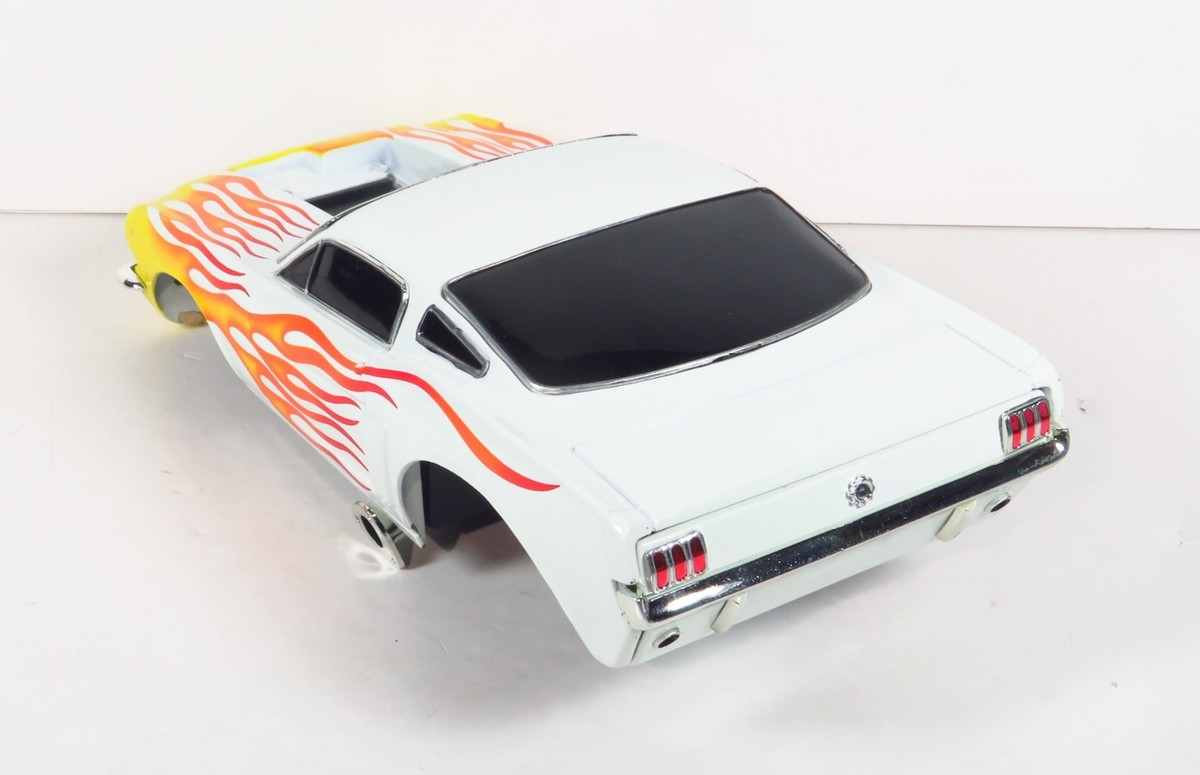 Muscle Machines 1966 Ford Shelby Mustang GT 350 Body Frame 1:18