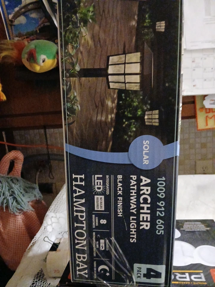 Pacote com 8 Hampton Bay Archer preto LED integrado luz solar externa caminho novo em folha - Imagem 4 de 4