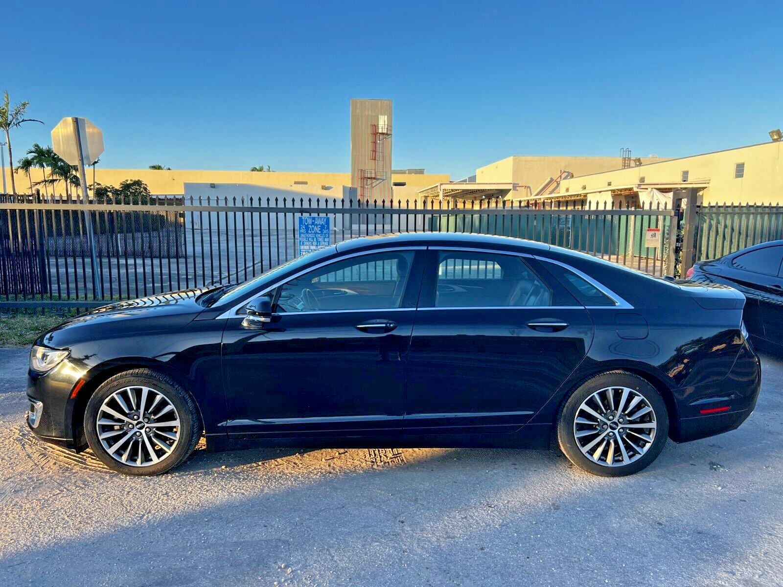 Lincoln MKZ/Zephyr - Image 5