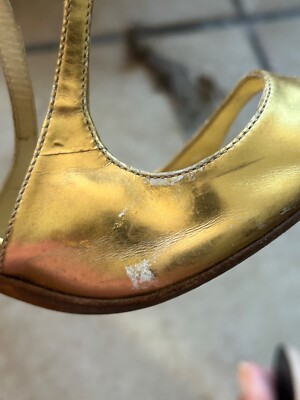 JIMMY CHOO BEACHTOTEEWMTYJGOLDFUCHSIALIGHTGOLD 関税送料込 Jimmy Choo $985 Lang Gold Patent Leather Metallic Strappy
