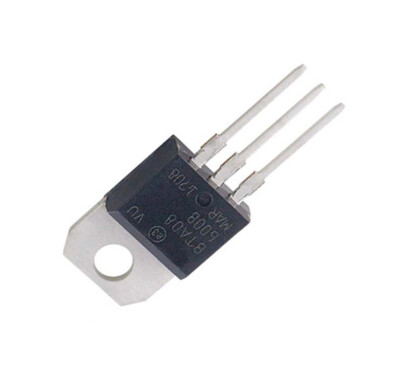 2 Triacs BTA08-600B STMicroelectronics - 600V 8A, Format TO-220 - Neufs