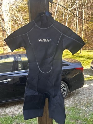 Akona  Short Sleeve Wetsuit 5/6 