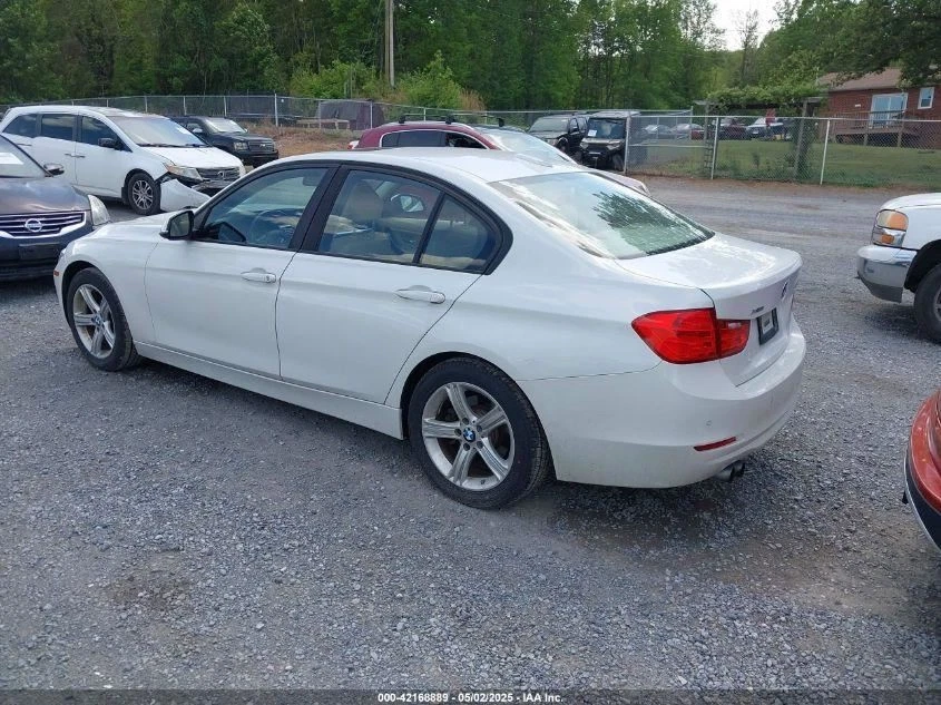 (LOCAL PICKUP ONLY) Driver Grille Upper Bumper Mounted Base Fits 12-18 BMW 320i  - Imagem 4 de 4