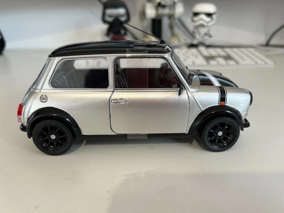 Mini Cooper Sport Solido 1:18 Diecast Model Car – Boxed, rare - Image 4 of 4