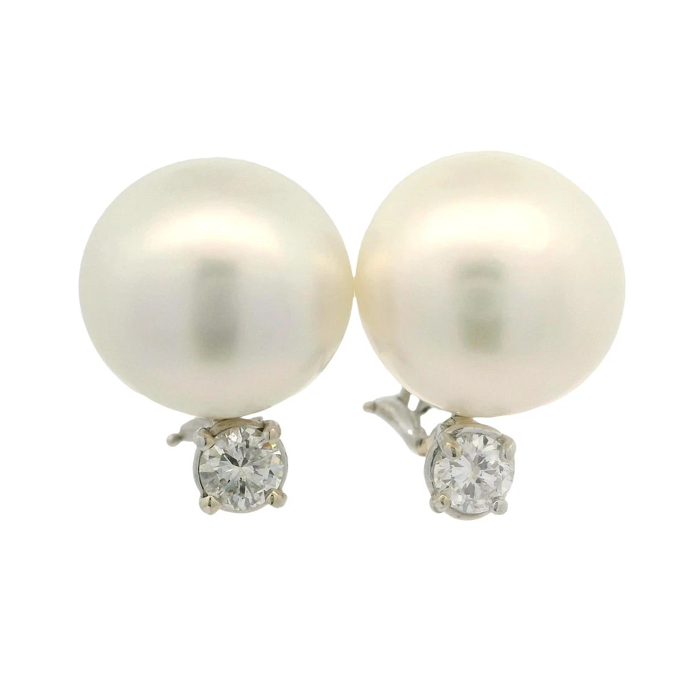 Pendientes de botón grandes de oro blanco macizo de 16,4 mm de perlas blancas de 0,95 quilates con diamantes Foto 3 de 4