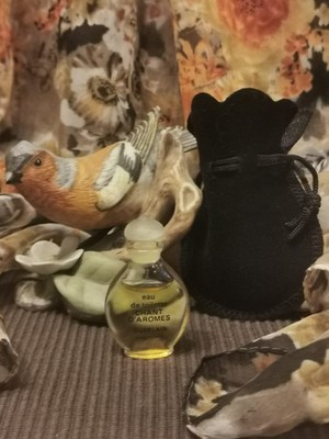 GUERLAIN -''CHANT D AROMES '' 4 ML  PARFÜM MINIATURE Design Komplett GLAS FLACON !