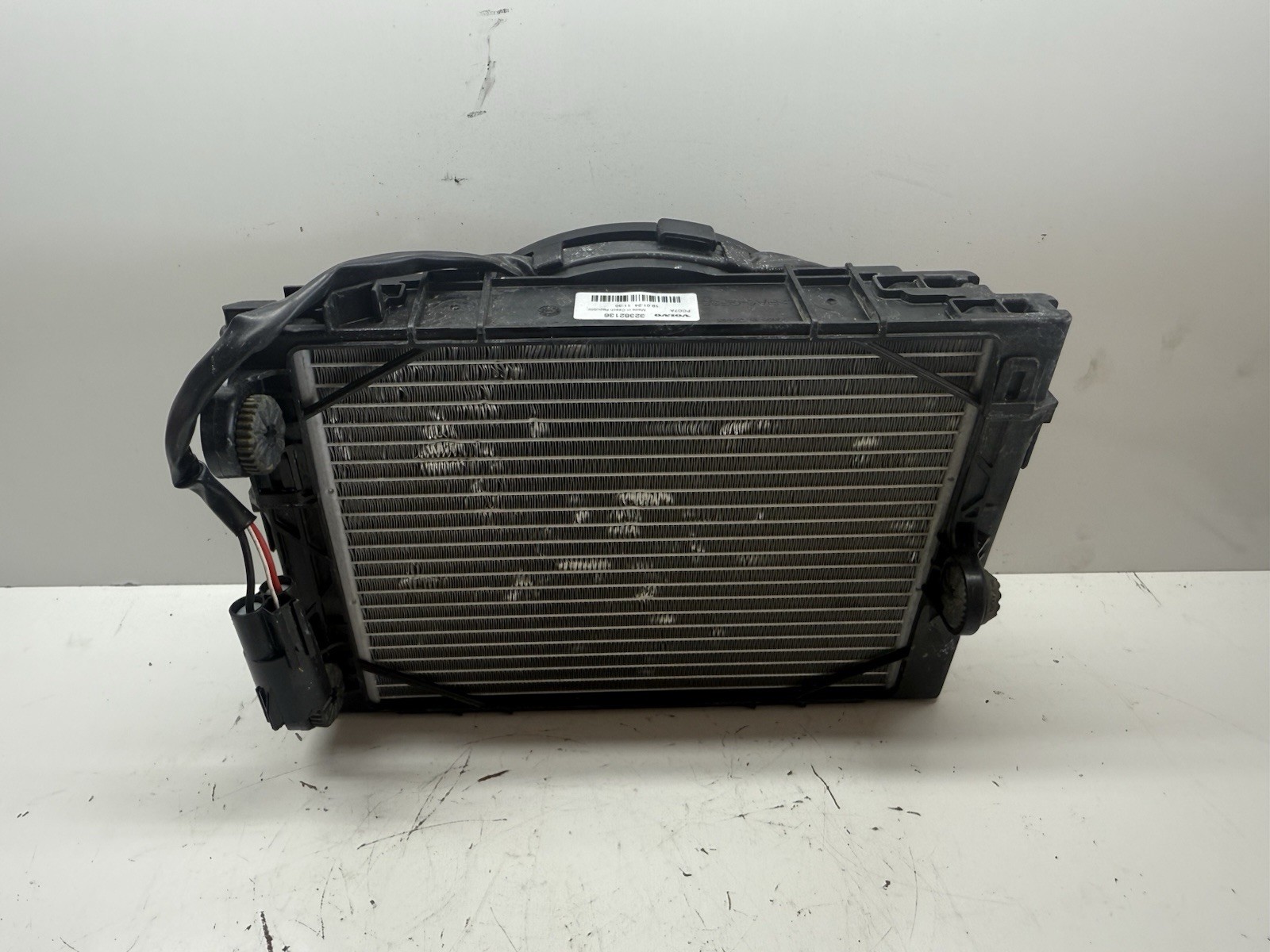 2016-2025 Volvo S90 XC60 XC90 Auxiliary Heater Core Radiator 32382136 OEM 3423