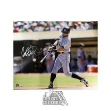 Ichiro Suzuki Autographed Seattle Mariners 16x20 Photo - BAS COA (Silver Ink)