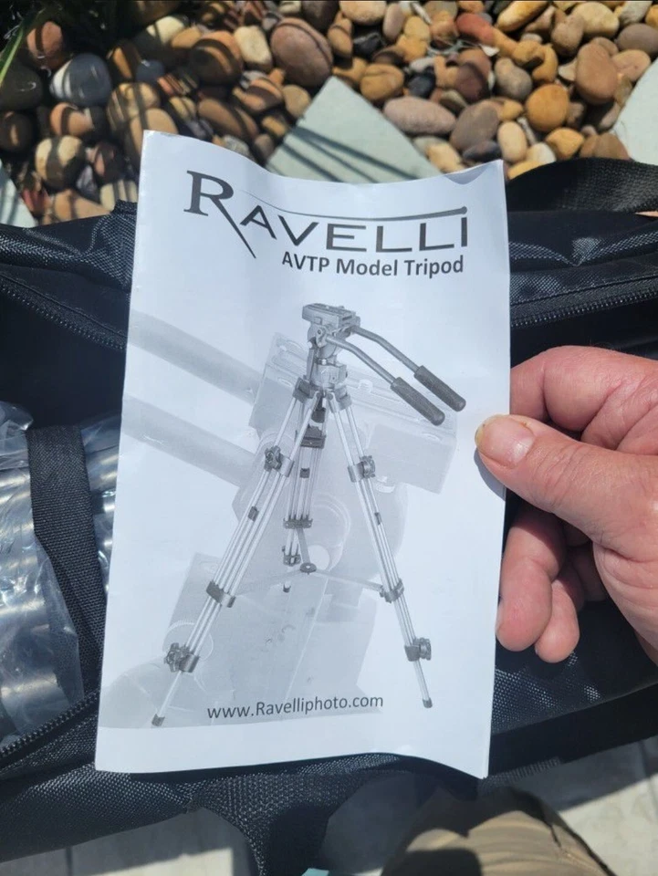 Trípode para cámara de video Ravelli AVTP 55" con cabezal de arrastre fluido + bolsa de transporte suave Foto 3 de 4