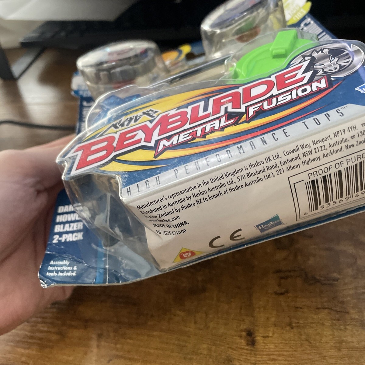 Hasbro Beyblade Metal Fusion Darkness Howling Blazer 2-Pack Rock