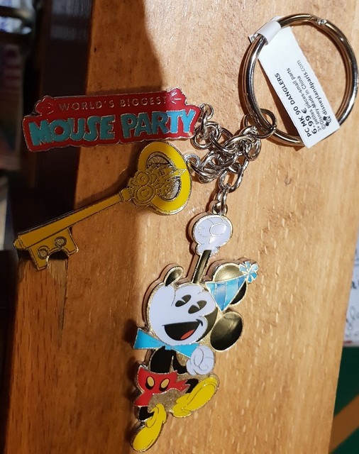 Holder Keys/Keychain Disneyland Paris Mickey 90 Danglers eBay
