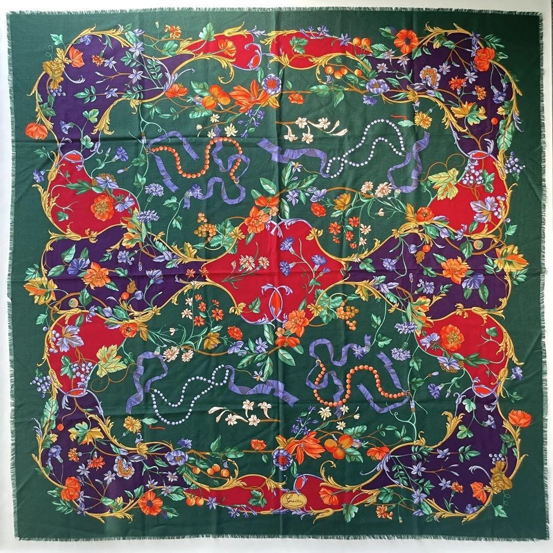 Grand châle écharpe vert motif floral GUCCI 134 cm x 134 cm laine de soie