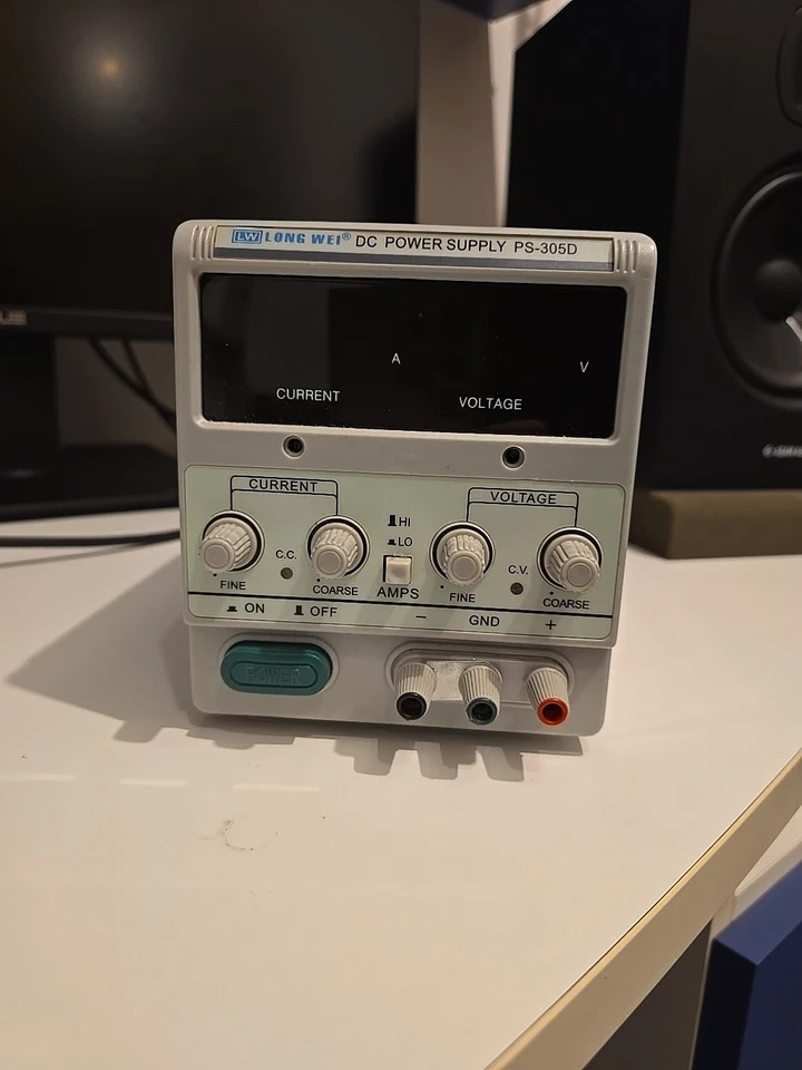 Alimentatore da banco 3 uscite regolabile 30V 5A 5V 3A tensione corrente 12V 24V - Immagine 2 di 4