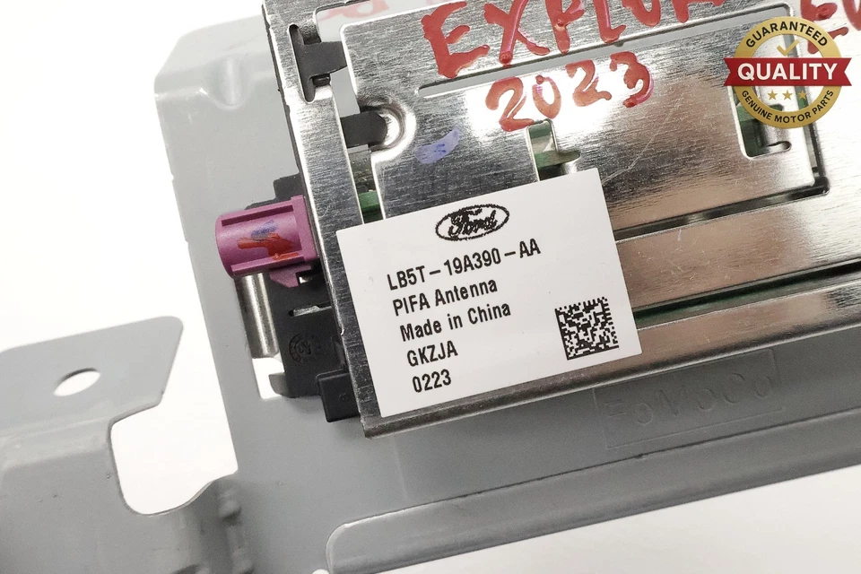 Módulo amplificador antena radio pifa lado izquierdo ford explorer 2020-2025 OEM Foto 4 de 4