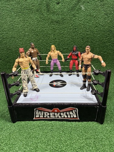 WWE Summer Slam Smackdown Ring With 5 Wrestling  Action Figures - Picture 4 of 4