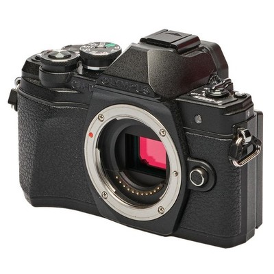 Olympus OM-D E-M10 Mark III (schwarz)  Kamera