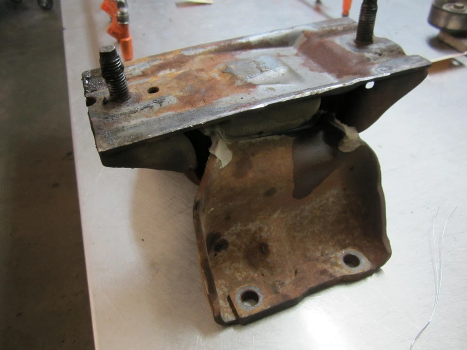 Montaje de motor para Ford E-350 Super Duty 02-08 6,8 Foto 3 de 4