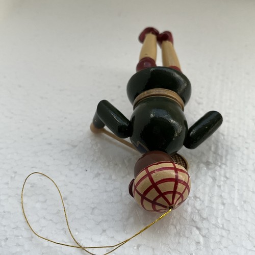Jugador de tenis vintage con decoración de raqueta o adorno de árbol - Imagen 8 de 9