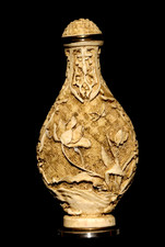 SNUFFBOTTLE - SCHNUPFTABAKFLASCHE - GESCHNITZT - SIGNIERT - CHINA