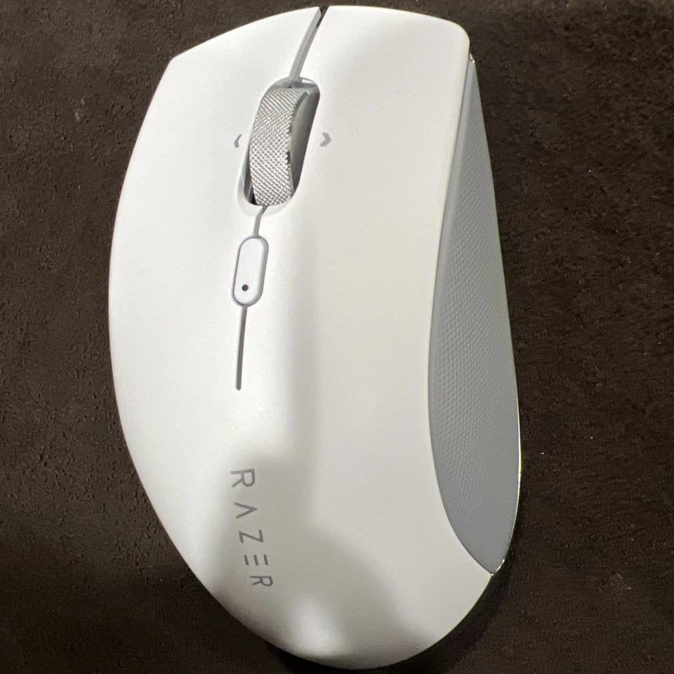 Razer Pro Click Humanscale Wireless Mouse - White (RZ01-02990100-R3U1) - Image 2 of 4