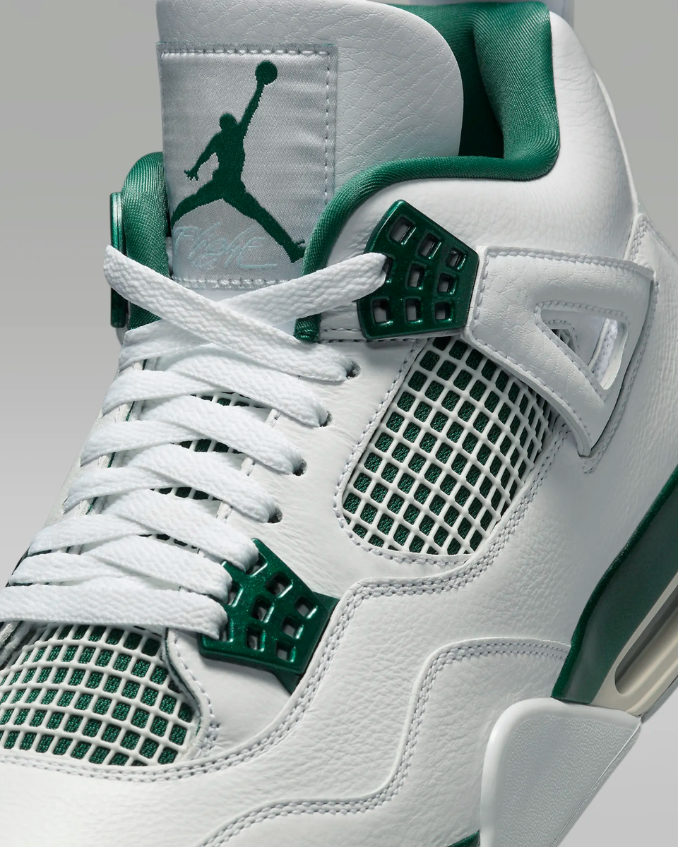 NEW] Nike Air Jordan 4 Retro 