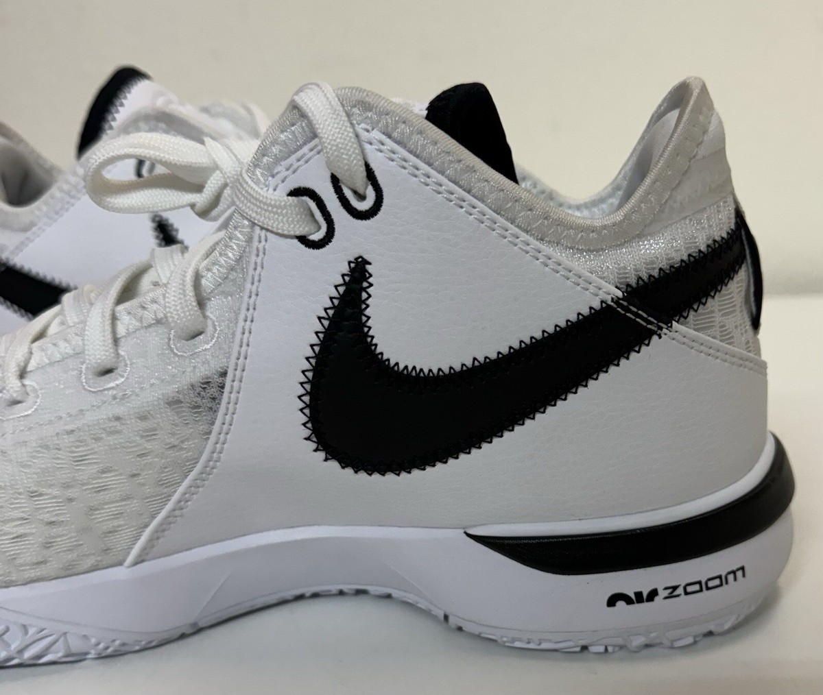 Nike Zoom LeBron NXXT Gen TB Mens Sz 9.5 White Black Basketball