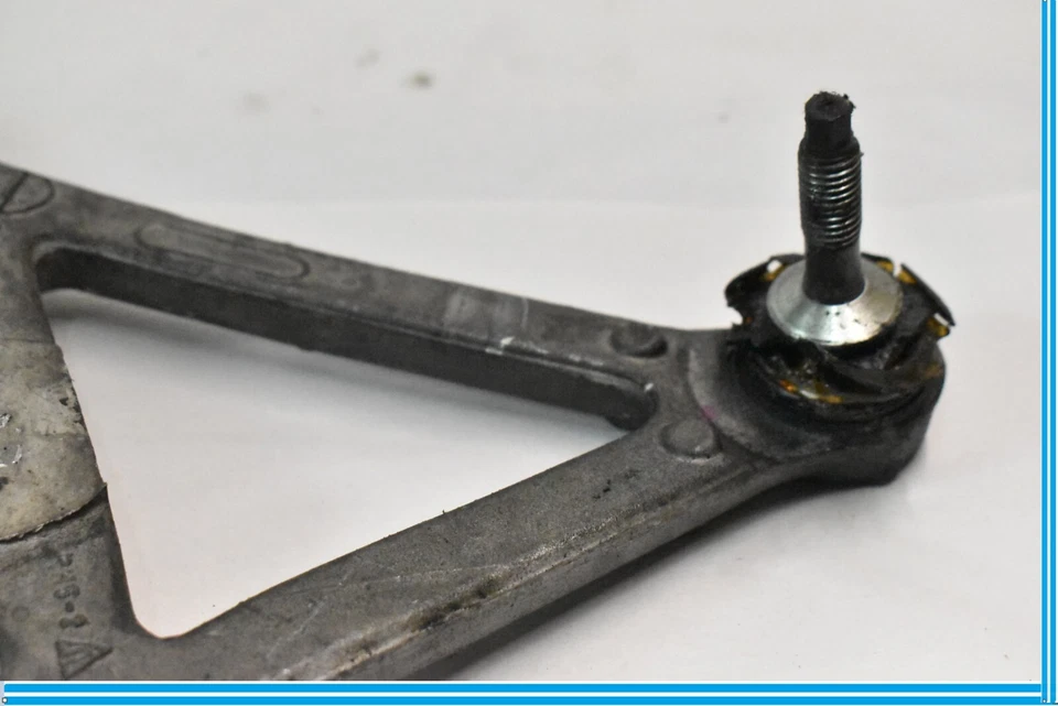 Задний верхний рычаг управления RK622865 с шарниром со стороны пассажира RR для Jaguar от оригинального производителя - Изображение 3 из 4