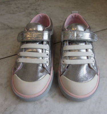 NIB See Kai Run Kristin Silver/Pink Hook & Loop Sneaker Shoes Kids/Toddler 12