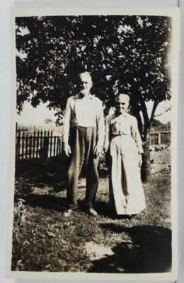 RPPC Lovely Elderly Couple Granny & Granddad c1920 Postcard Q8