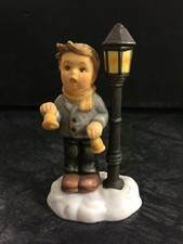 Göbelfigur Berta Hummel BH 106/P Winter Holiday Bells Junge Laterne Göbel Figur 