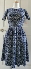 NWT LULAROE AMELIA BLUE & WHITE GEOMETRIC FIT & FLARE WOMEN DRESS SZ XS USA MADE