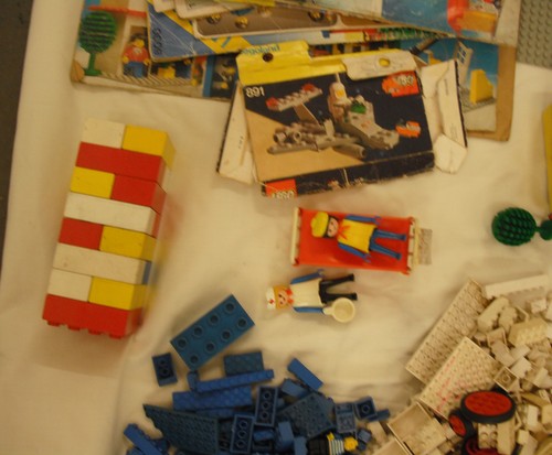 Vintage 1970s Mixed Lego Bricks Bundle Plus Boxes Catalogue - Picture 4 of 12