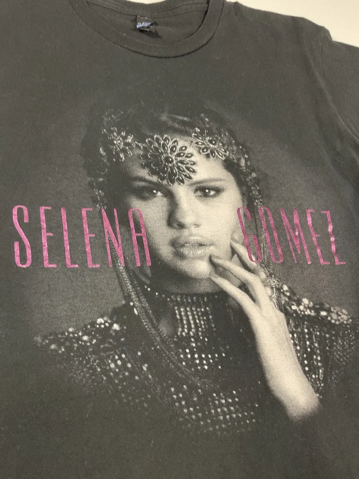 2013 Selena Gomez Stars Dance Tour T Shirt Women’s Sz M Band Merch - Image 2 of 4
