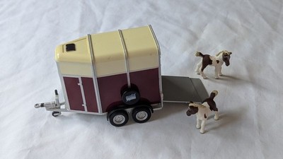 Britains Ifor Williams Double Horsebox + Schleich Falabella Fohlen Pinto x 2
