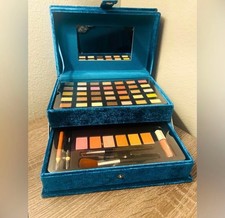Ultimate Travet Makeup Travel/Makeup Case Macys Teal Velvet unopened 44 pc set