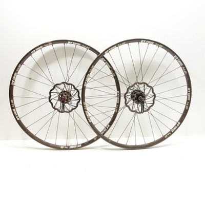 26  Specialized DT Swiss Stout Laufräder Vollachsen 28 / 32 Loch