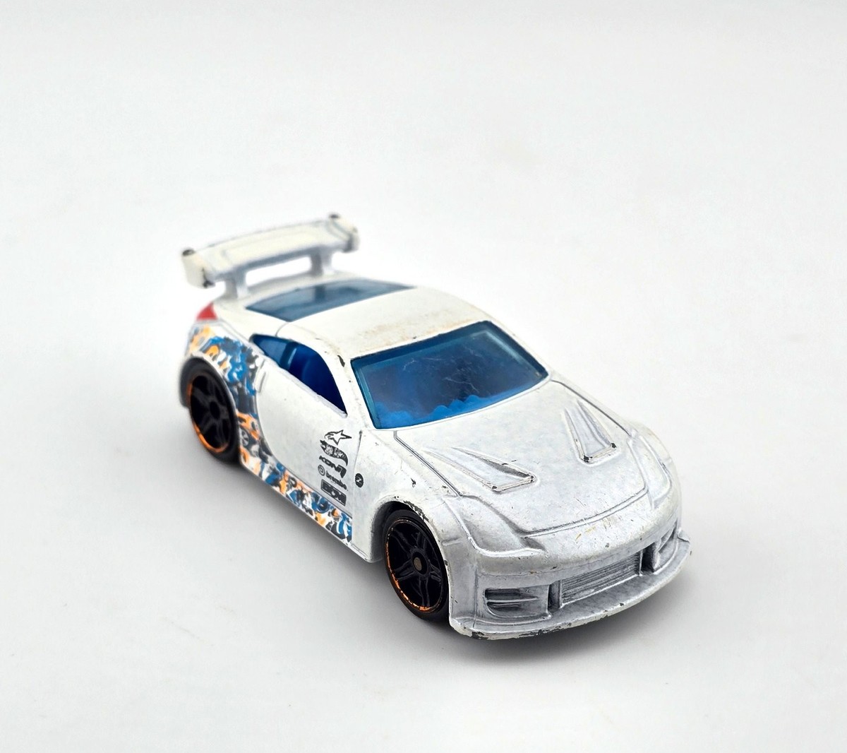Mattel Hot Wheels 2005 Nissan 350Z 1:64 Scale Diecast Car White | eBay