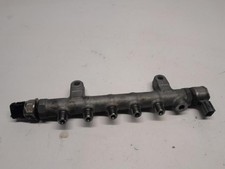 Subaru Outback Kraftstoffverteiler 2015 06S11582 A5670