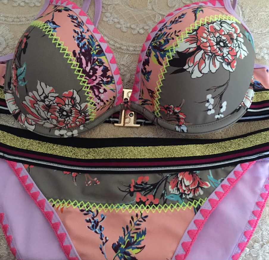 B/NEW Ltd Edition RIVER ISLAND BEACH BIKINI TOP & BOTTOM SET COMPLETELY SOLD-OUT