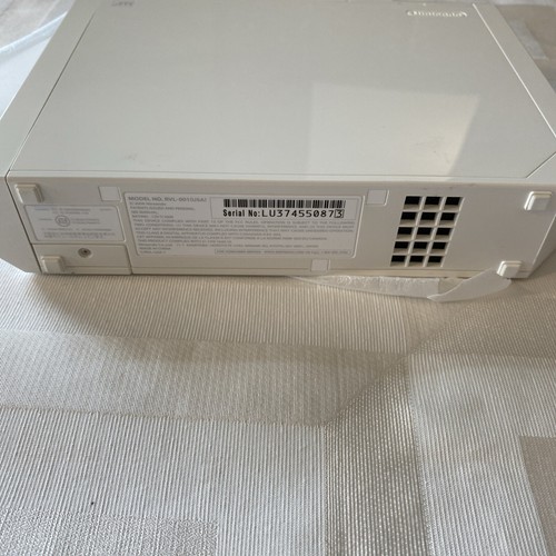 Nintendo Wii Sports White Home Console - Picture 2 of 3