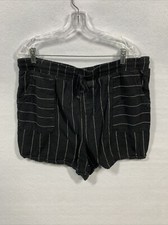 Time and Tru Women  s Size XL 16-18 Black Stripped Shorts