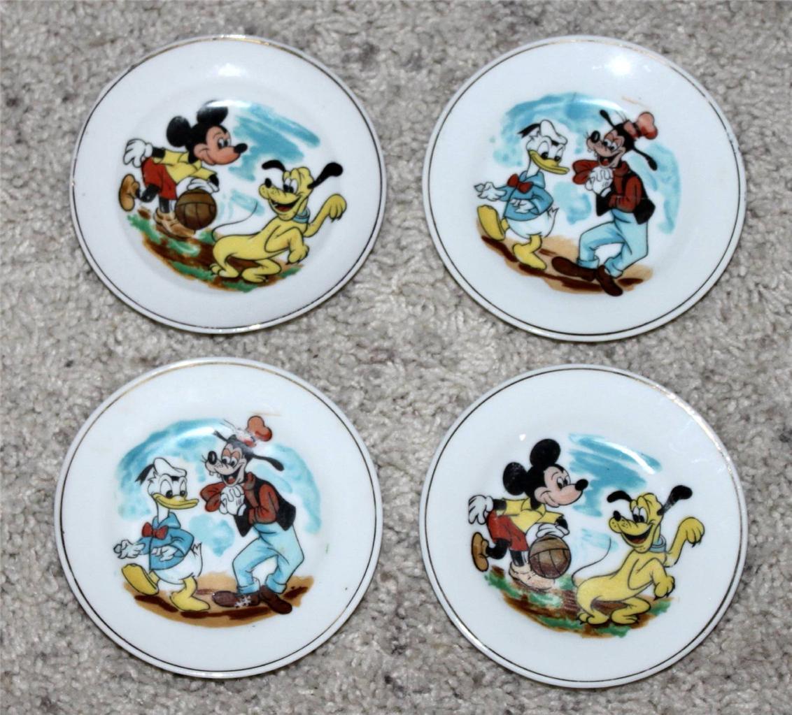 EX! WALT DISNEY 1958 4 PIECE MULTIPLE CHARACTER LITHOGRAPHED CHINA PLATE TEA SET