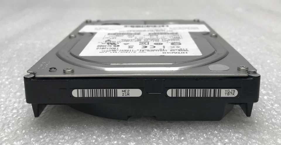 Hitachi HUS72303CLAR2000 2TB 2000GB 3.5" SAS Internal Server Drive HDD Grade A - Image 2 of 4