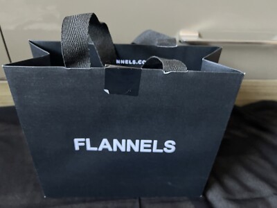 LEERE GESCHENKTÜTE FLANELL schwarz 25 cm x 22 cm x 10 cm