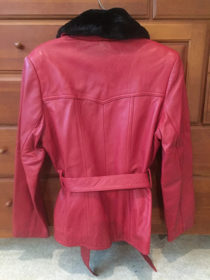 Abrigo de Colección Valerie Stevens Para Mujer Nueva Zelanda Piel de Cordero Rojo Cinturón Talla 8 Foto 3 de 4