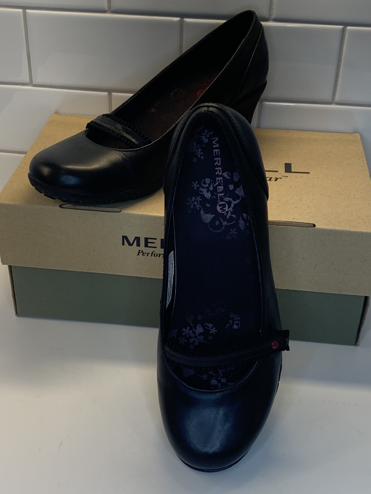 Merrell Women’s 8 Petunia Wedge Heel Shoe Black Mary Janes, Cushion