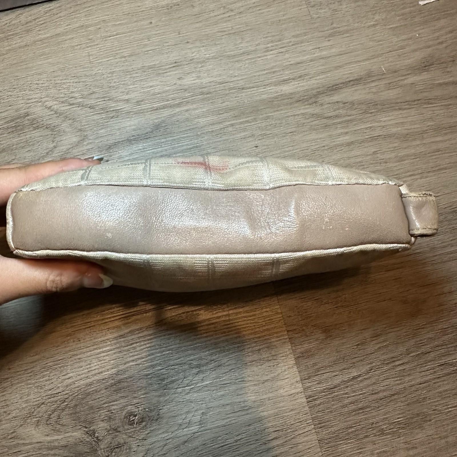 CHANEL 100% AUTHENTIC Beige Grid Pattern Travel L… - image 8