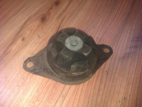 443199381 Motorhalterung und Getriebe (Motorhalterung)  Audi 100 DE72534-79