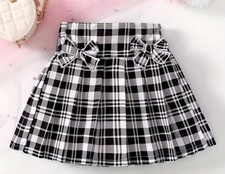 Black and white plaid skirt in 5 Youth